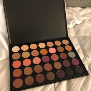 MORPHE eyeshadow palette, neutral